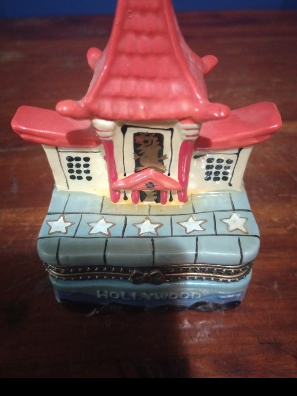 Hollywood Ceramic Trinket Box - Red Roof Collectible